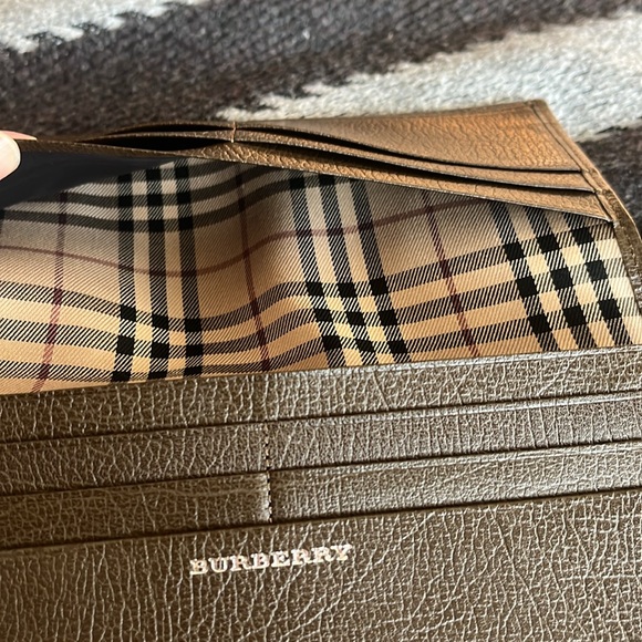 Burberry leather long wallet brown plaid like new! - Picture 6 of 9